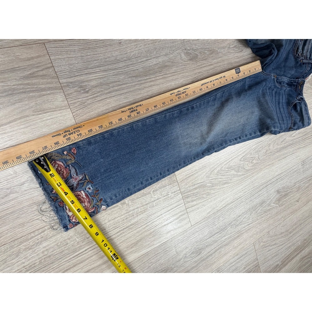 Driftwood Colette Floral Embroidered Straight Leg Jeans Medium Wash Blue W28 L26 - Picture 4 of 6
